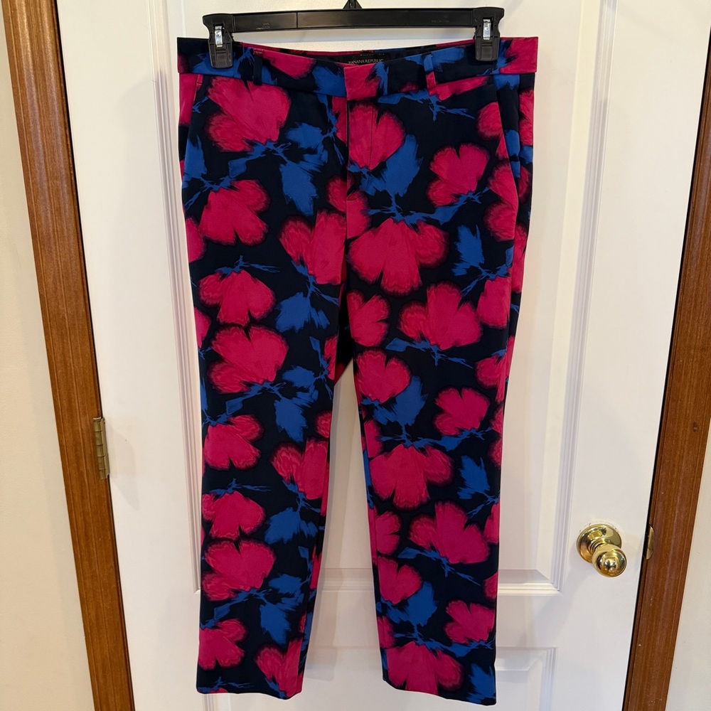 Banana Republic Size 10 Navy/Fuschia Bold Floral “Avery” Pants Like NEW!
